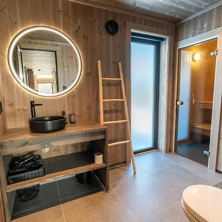 Spacious With Sauna, Centre * Noresund